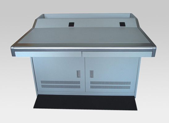 監(jiān)控操作臺